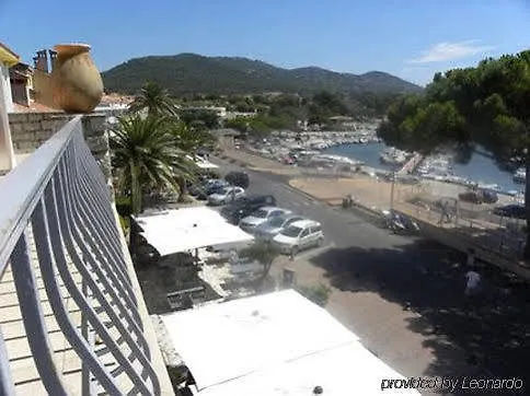 Hotel Le Richiardi Carqueiranne 2*,