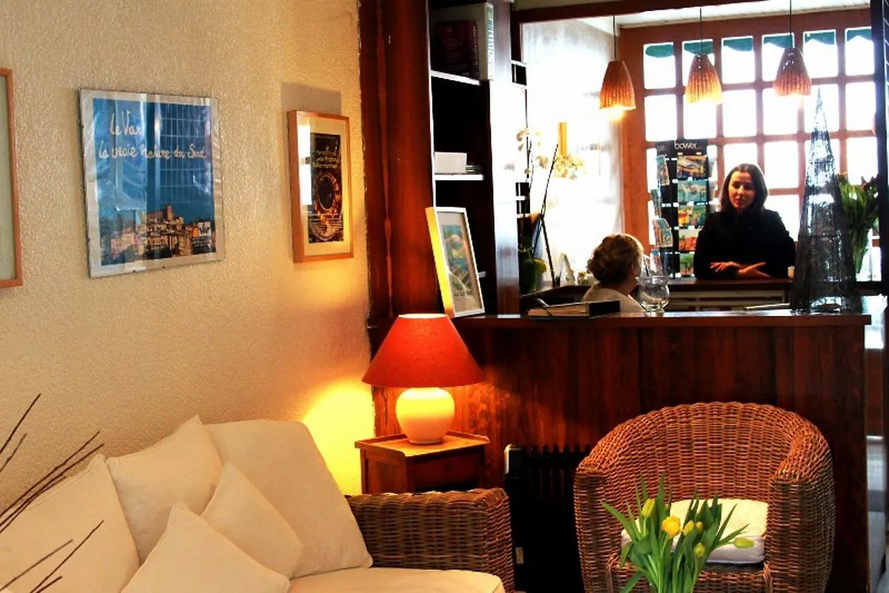 Hotel Le Richiardi Carqueiranne 2*,  France